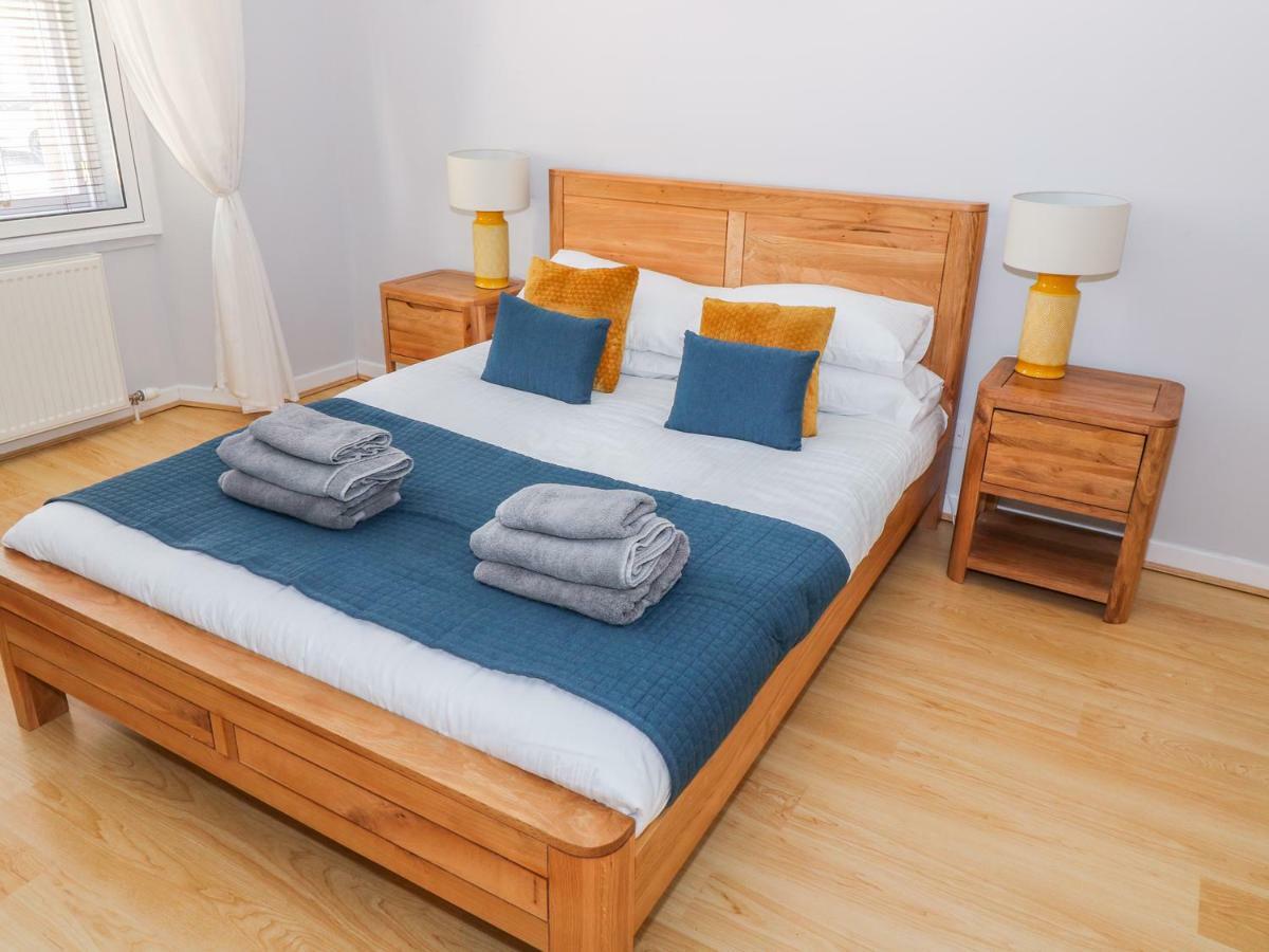 12 Keathbank Court Apartment